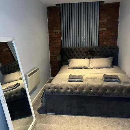 Apartment Modern 2 Bedroom *